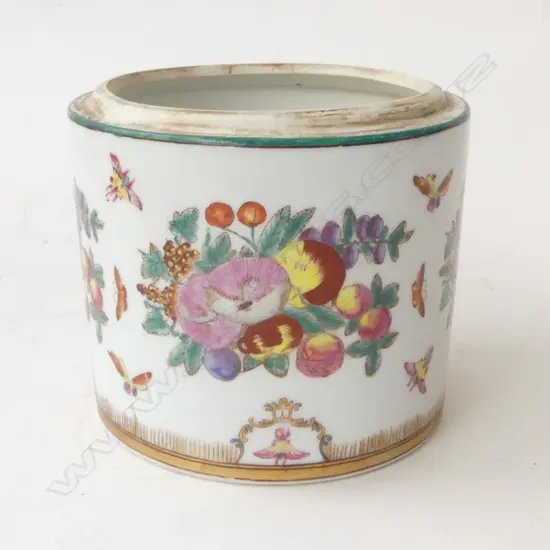 ANTIQUE CHINESE FAMILLE ROSE JAR H150MM NO LID