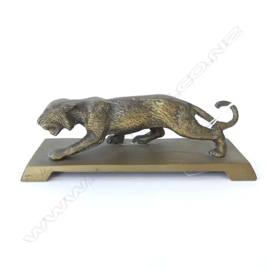 BRONZE DESK ORN PROWLING LION H60 L175MM