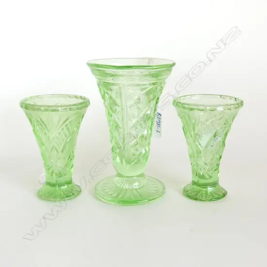 3 ART DECO GREEN DEPRESSION GLASS 3 VASES