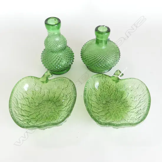 4 PC VINTAGE ITALIAN GREEN GLASS 2 VASES & 2 APPLE DISHES