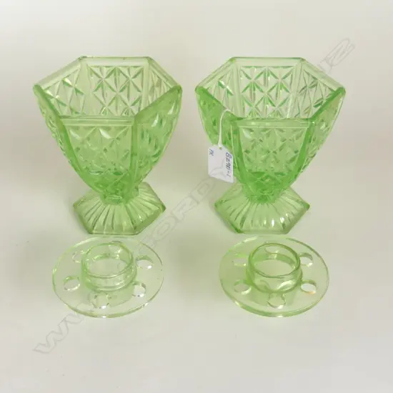 PR ART DECO GREEN DEPRESSION GLASS VASES w GLASS FLOWER FROG INSERTS H.140mm