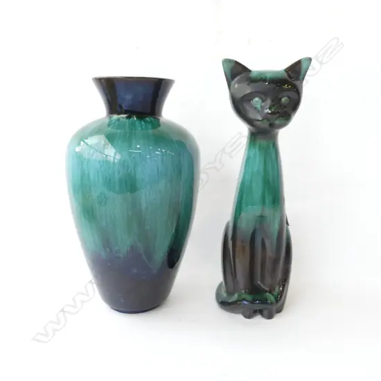 BLUE MOUNTAIN CHINA CAT ORN H350 & VASE H320MM
