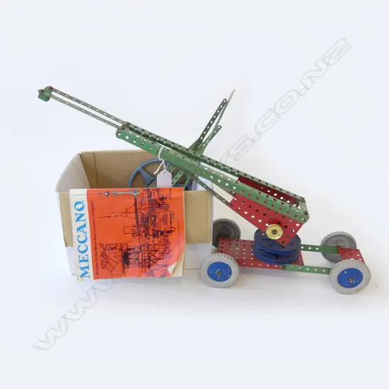 SMALL BOX OF VINTAGE MECCARNO & BOOK