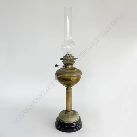 ANTIQUE VERITAS KEROSENE LAMP w. FLUE H.735mm