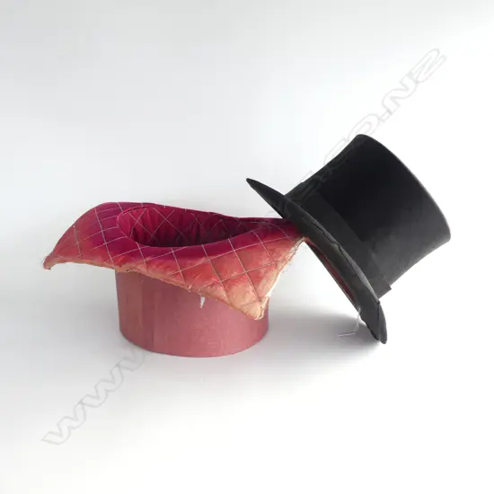 ANTIQUE TOP HAT
