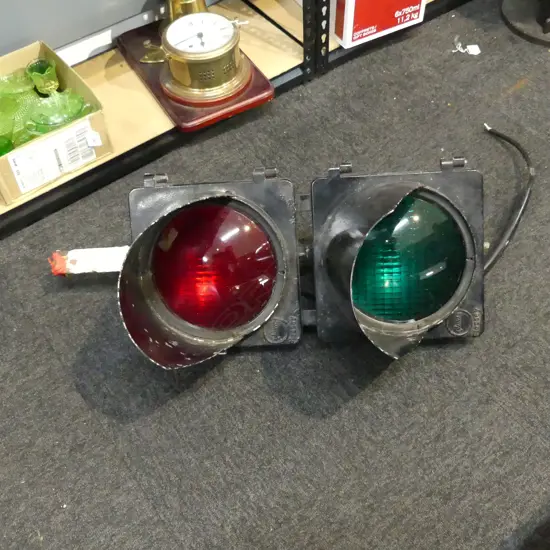 VINTAGE PLESSEY TRAFFIC LIGHTS H.720mm