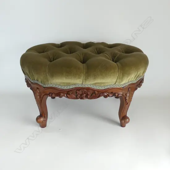 VINTAGE FOOTSTOOL CARVED WOODEN BASE w GREEN VELVET TOP W.440 D.350 H.230mm