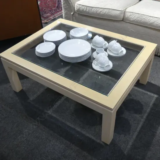 GLASS TOPPED COFFEE TABLE 1050x800x420mm