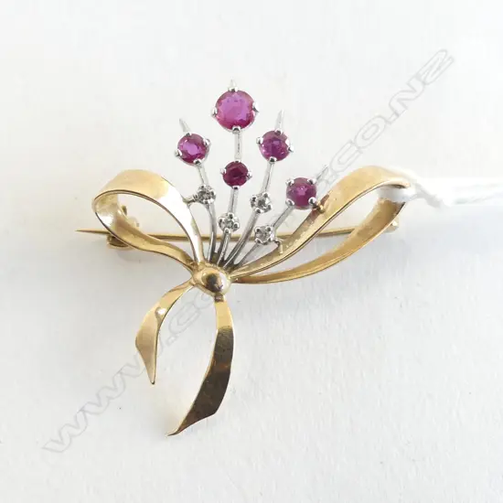 9ct yellow & white GOLD DIAMOND & RUBY BOW BROOCH 4.5gmd
