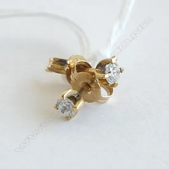 PR 9ct GOLD DIAMOND STUDS 0.15ct