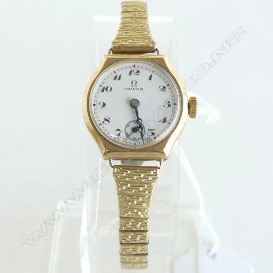 9ct GOLD CASED LADIES VINTAGE OMEGA WRISTWATCH strap plated small repair to dial edge not seen through the glass