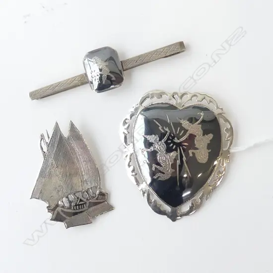 3 STG SILVER SIAM PIECES – YACHT BROOCH, HEART BROOCH, & TIE PIN, L.42MM-65MM