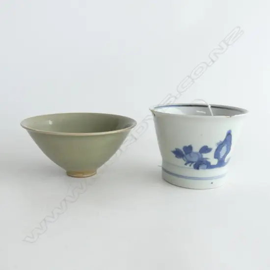 ORIENTAL B/W CUP H.65mm (CHIPS) & BOWL 105mm dia