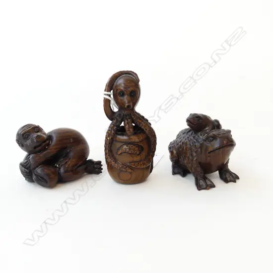 3 CARVED WOODEN NESUKE, MONKEY, FROG, OCTOPUS - ALL SIGNED H.60mm