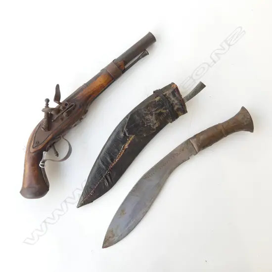 KUKRI KNIFE IN SCABBARD + PISTOL L.430mm
