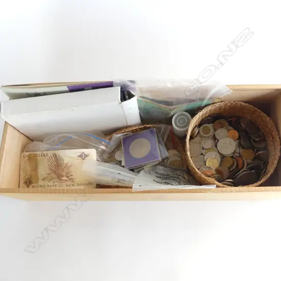 BOX COLLECTION  OF COINS & BANK NOTES