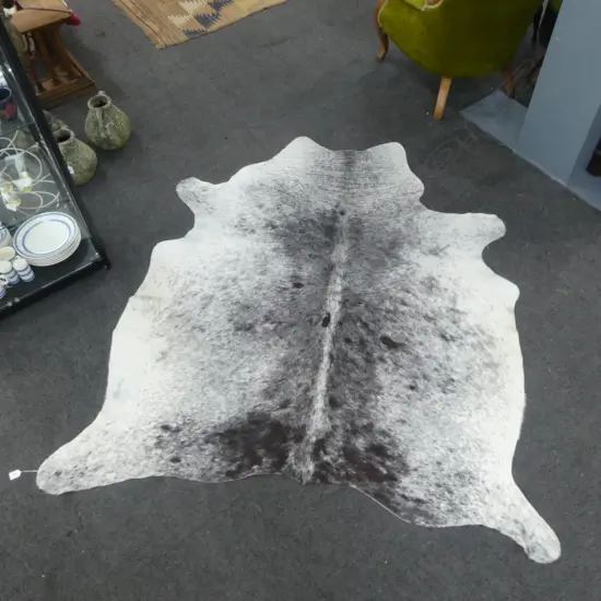 BLACK & WHITE COW HIDE RUG 1800x1800mm