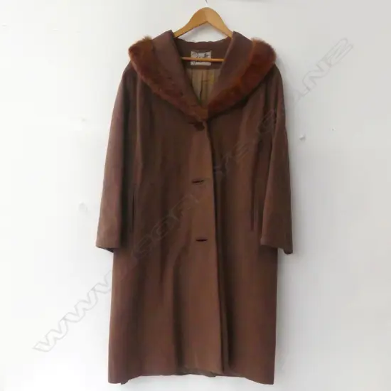 VINTAGE 'SHARELLA' COAT