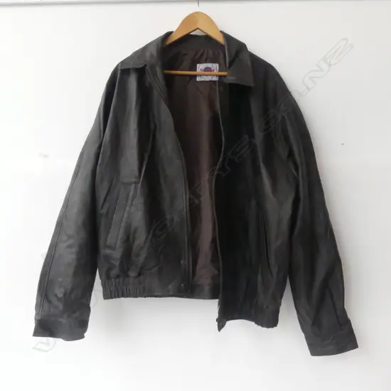 HARD ROCK CAFE LEATHER JACKET XL embroidered Hard Rock Café to the back