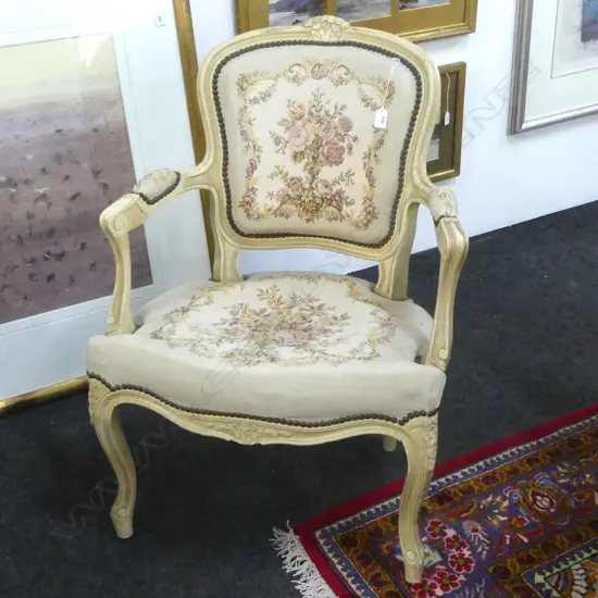 FRENCH STYLE ARMCHAIR FAULTS