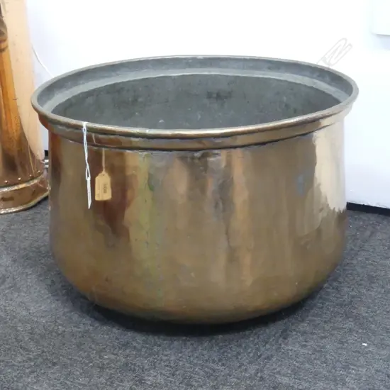 Old large copper pot with hammer finish Dia.455mm