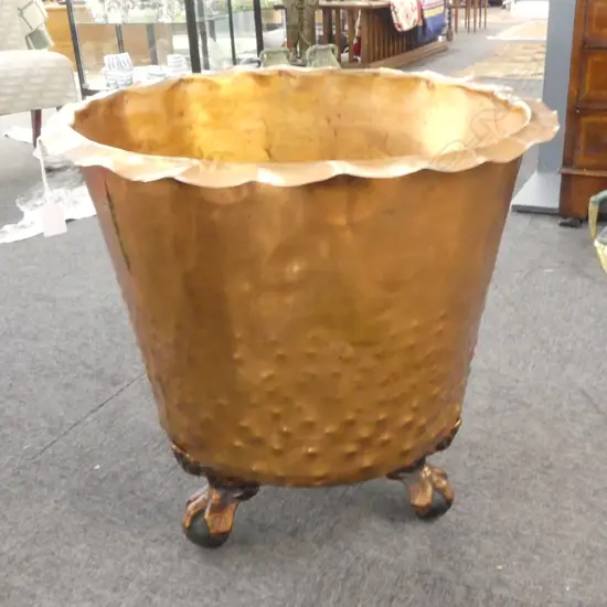 LAUNDRY COPPER PLANTER ON 3 FEET H.550mm, 540mm dia