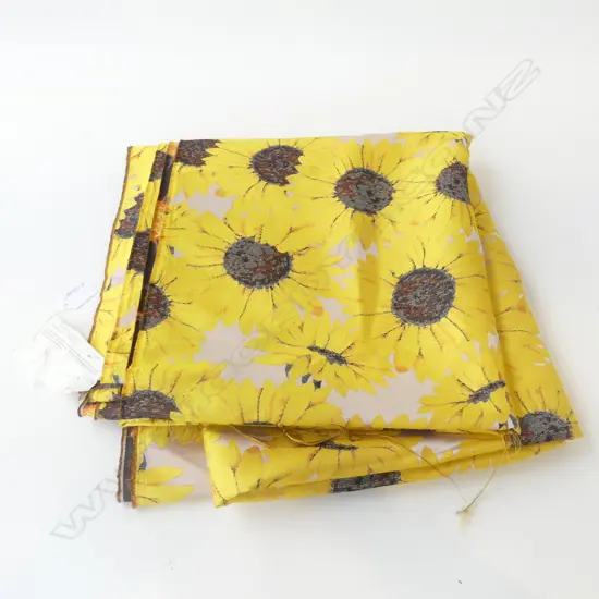 AS NEW 6m LENGTH OF SUN FLOWER PATTERNED SATIN BROCADE
