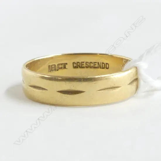 18ct YELLOW GOLD BAND RING 2.8gms SIZE L