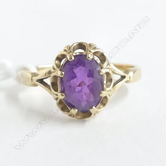 9ct GOLD & AMETHYST RING 1.88gms