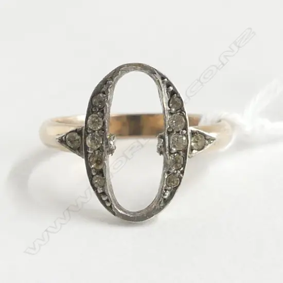 14ct GOLD RING 2.1gms faulted 1 White stone missing SIZE L