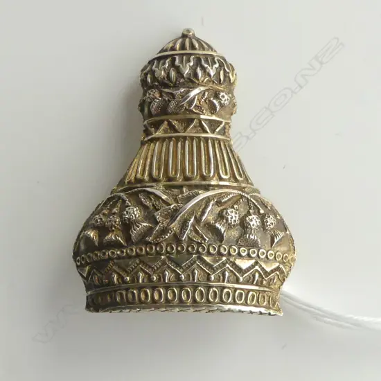 SCOTTISH GILT SILVER SILVER TESTED POSY BROOCH WITH REDGSTRATION DIAMOND DATING TO 19TH APRIL 1873 L35MM