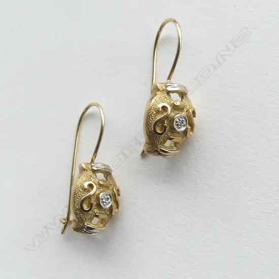 PR 9ct GOLD & DIAMOND EARRINGS 1 FAULTED 3.78gms