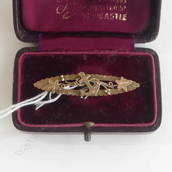 9ct VICTORIAN BAR BROOCH 2gm