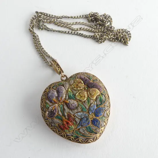 9ct GOLD HEART PENDANT WITH PHOTO. Micro mosaic floral set back pane 14gms on plated chain.l