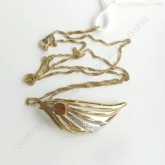 9ct GOLD NECKLACE W WING TYPE PENDANT the fitting glued 4gms