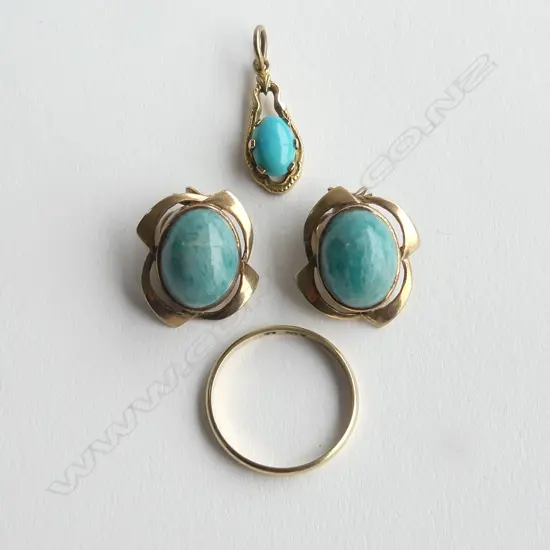 PR 9CT GOLD EARRINGS + PENDANT W blue tones + 9ct RING 9.36gms