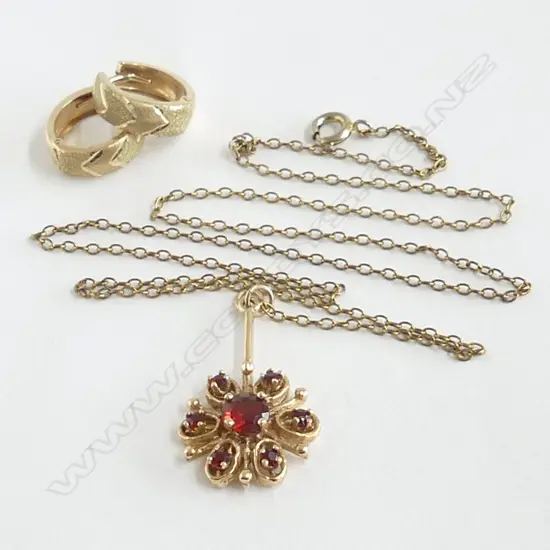 9CT GOLD & GARNET PENDANT + PR 9ct GOLD EARRINGS 4gms + chain not gold