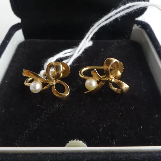 PR 9ct BOW & CULTURED PEARL EARRINGS, SCREWBACK 2.3gm