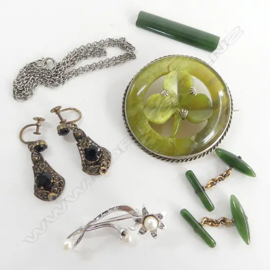 ASST. COSTUME JEWELLERY INCL. GREENSTONE CUFFLINKS, BROOCH AF