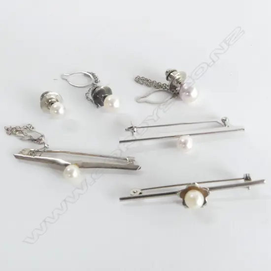 X3 S/SILVER CULTURED PEARL BROOCHES & X3 CULTURED PEARL PINS ONE WITH MIKIMOTO MARK