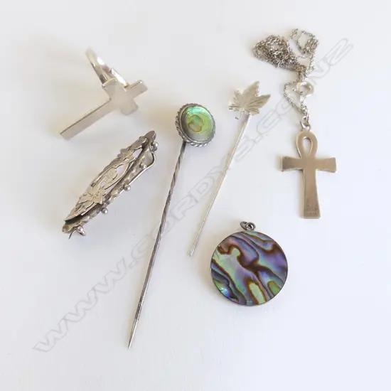 6 STG SILVER ITEMS – ANTIQUE FLORAL BROOCH, CROSS RING & PENDANT, PAUA PIN & PENDANT, AND LEAF PIN