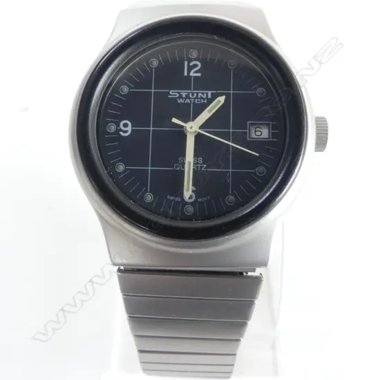 LADIES 'STUNT' BRAND WATCH, SWISS MOVEMENT running