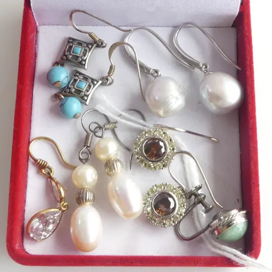 ASST MAINLY SILVER GEM SET EARRINGS mostly pairs 