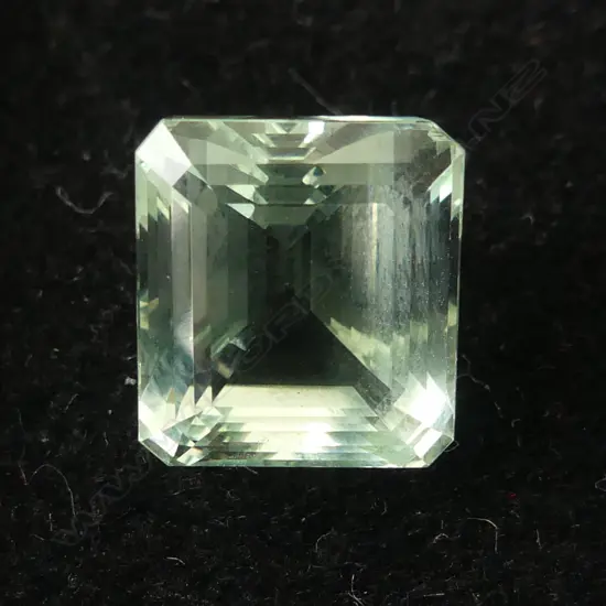 GREEN BERYL GEMSTONE