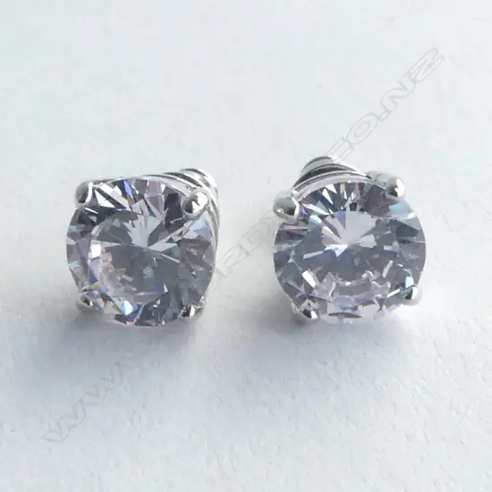 PR FAUX DIAMOND STUDS