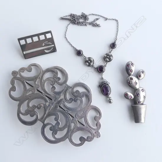 3 SILVER BROOCHES & 1 AMETHYST AND SILVER NECKLACE