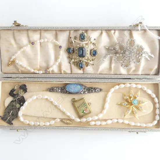 ASST. COSTUME JEWELLERY; 3 BROOCHES, PEARL NECKLACE & BRACELET, AUCKLAND EXHIBITON BOOKLET 1913-14