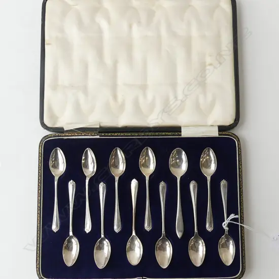 SET OF 12 STG SILVER TEASPOONS, CASED 100gms
