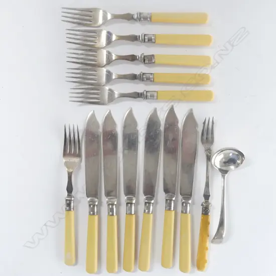 SILVER LADLE SPOON SHEFFIELD 1951 31gm, EPNS FORK & SET 6 EPNS FISH KNIVES & FORKS