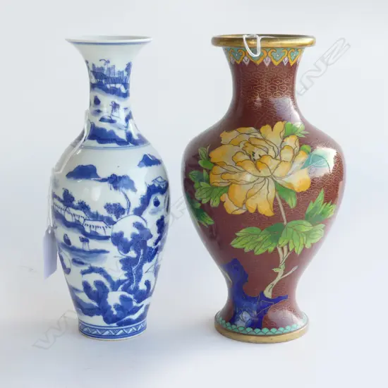 2 ORIENTAL VASES; B/W & CLOISONNE H.205mm